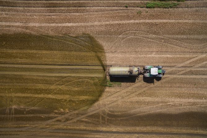 Slurry spreading with confidence in effectiveness and avoiding environmental harms on a field in Cumbria's Eden Valley